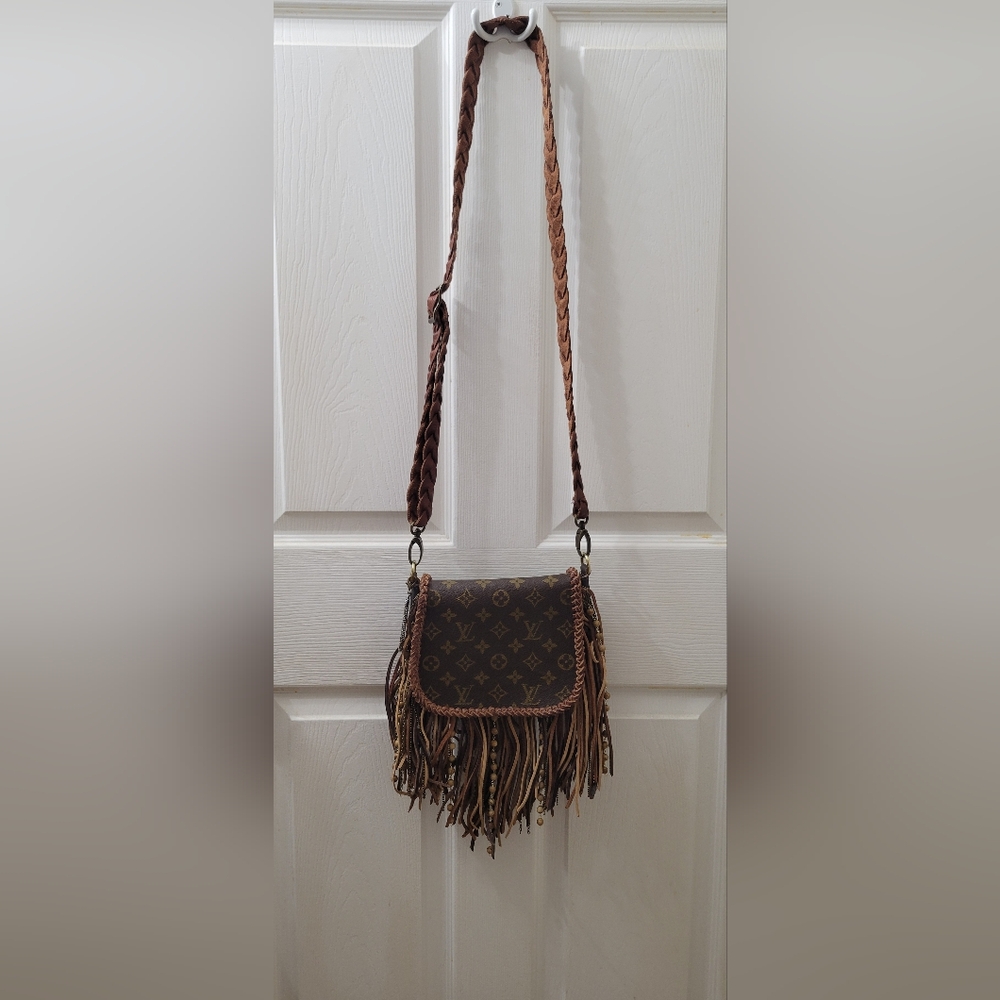 Louis Vuitton vintage boho crossbody